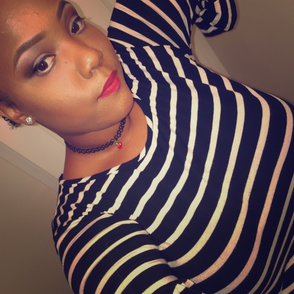 Meet your Posher, Jakerra